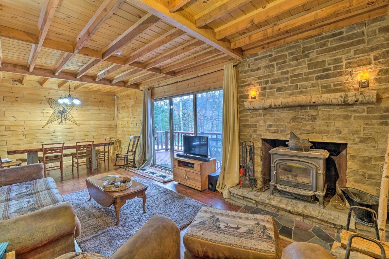 Villa Secluded Johnsburg Retreat With Hot Tub And Fire Pit Extérieur photo