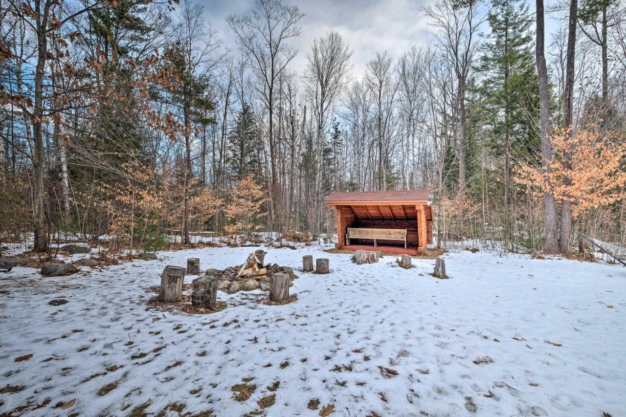 Villa Secluded Johnsburg Retreat With Hot Tub And Fire Pit Extérieur photo