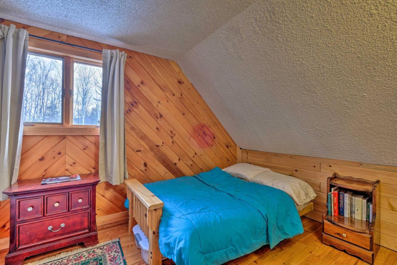 Villa Secluded Johnsburg Retreat With Hot Tub And Fire Pit Extérieur photo