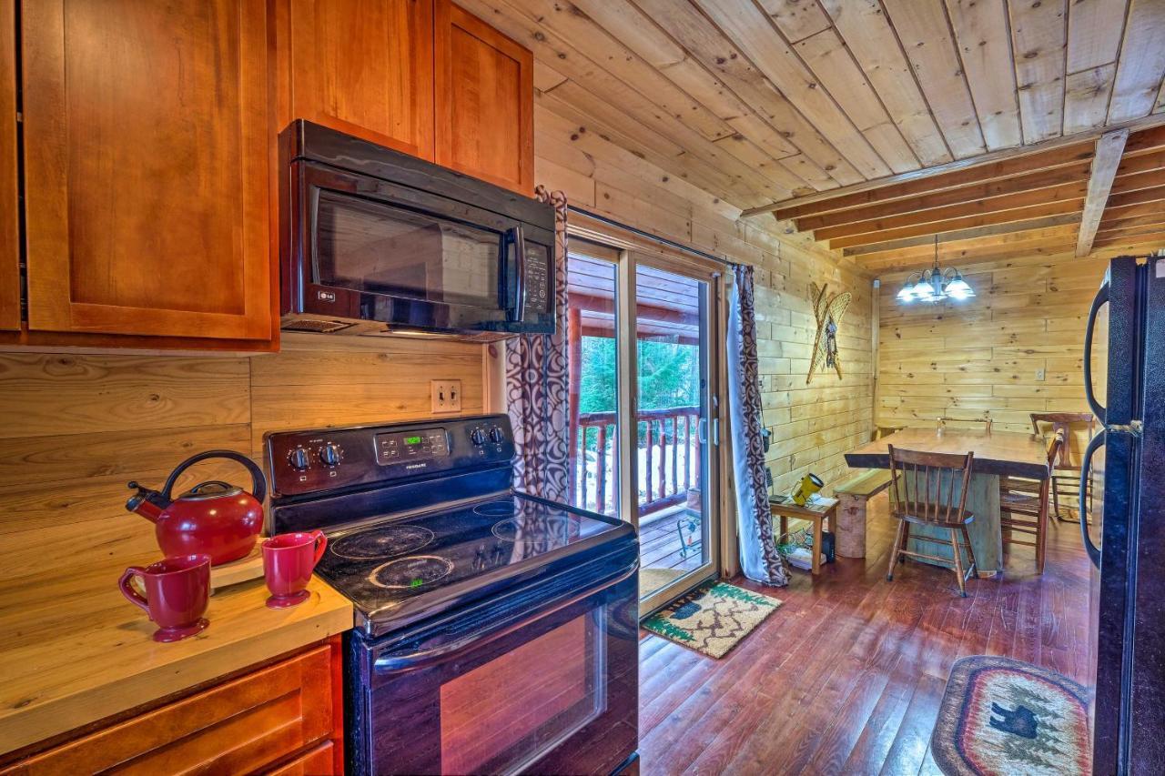 Villa Secluded Johnsburg Retreat With Hot Tub And Fire Pit Extérieur photo