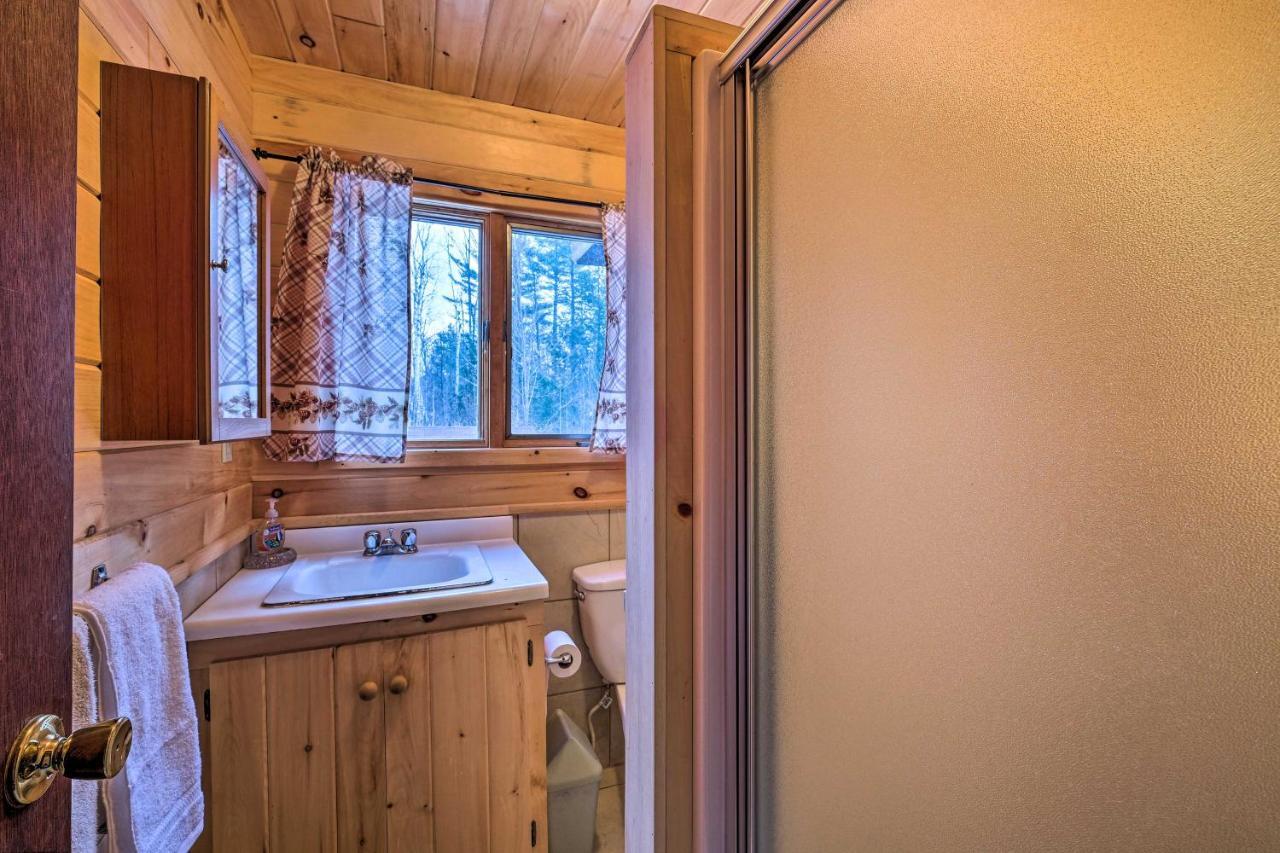 Villa Secluded Johnsburg Retreat With Hot Tub And Fire Pit Extérieur photo